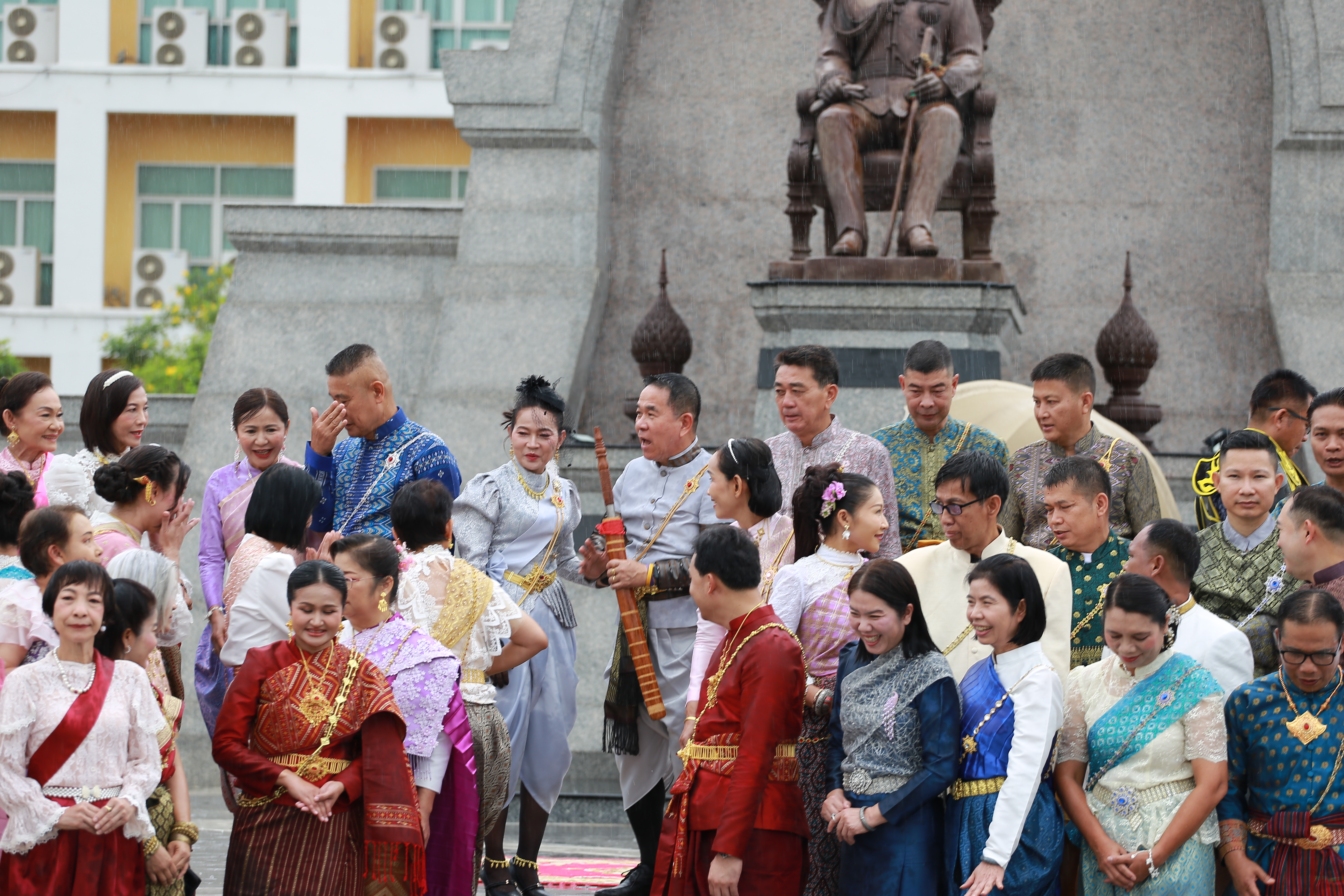 title - ร่ามพิธีถวายบังคมพระบรมราชานุสาวรีย์ พระบาทสมเด็จพระจุลจอมเกล้าเจ้าอยู่หัว (รัชกาลที่ 5) ภายใต้แนวคิด 